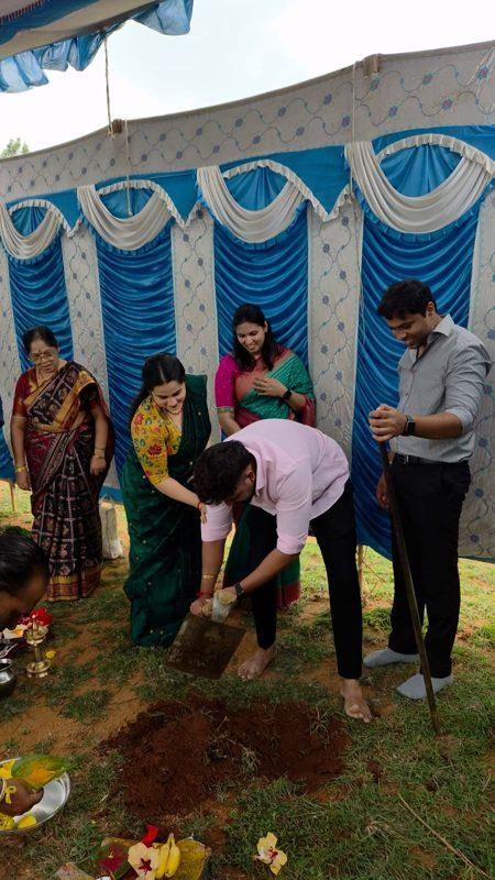 Dr Varun and family turn the first earth